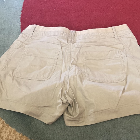 Shorts - Picture 3 of 3